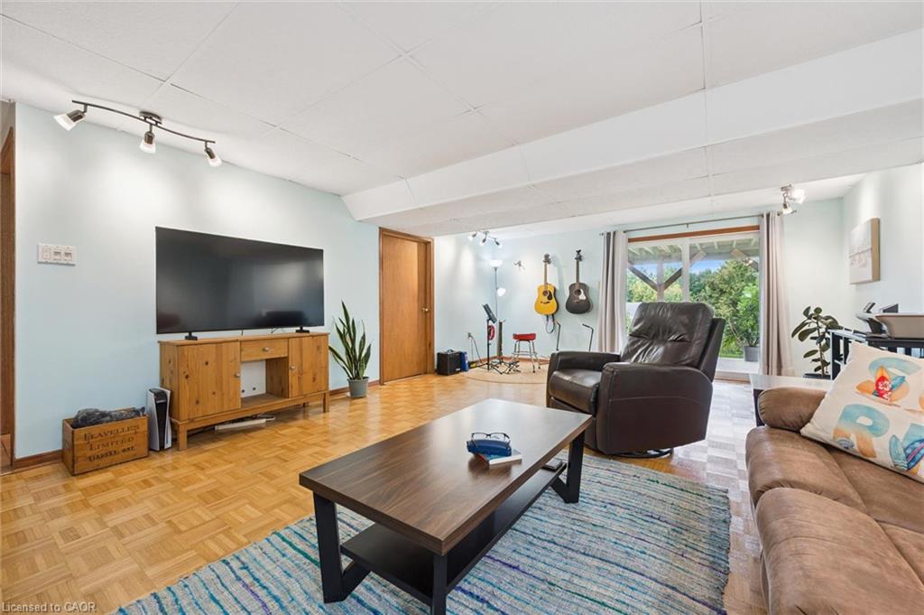 24 Greenwich Drive Property Photo 24