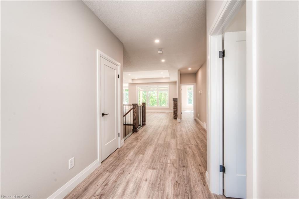 24 Tupelo Crescent Property Photo 8