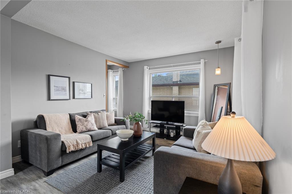 3 1/2 Dundonald Street Property Photo 7
