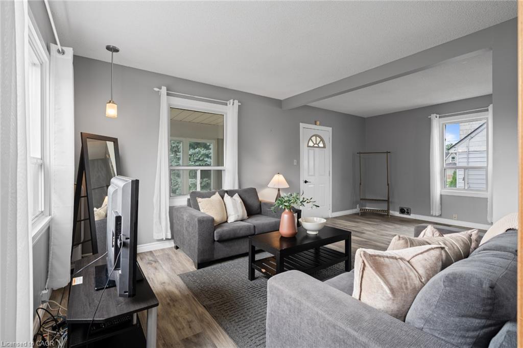 3 1/2 Dundonald Street Property Photo 8