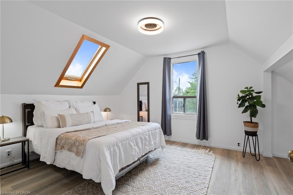 3 1/2 Dundonald Street Property Photo 19