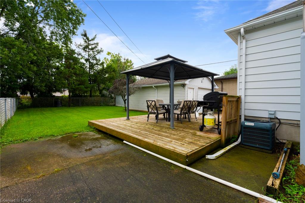 3 1/2 Dundonald Street Property Photo 33