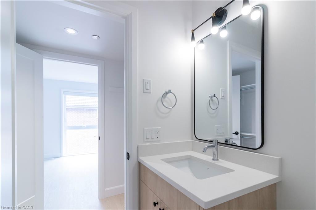 114 Madison Avenue S Unit 6 Property Photo 18