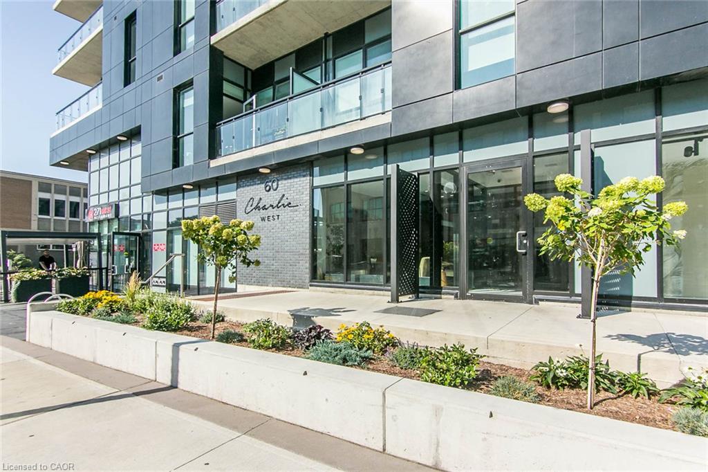 2903-60 Charles Street W Property Photo 3