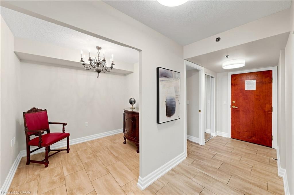 2416-100 Burloak Drive Property Photo 7