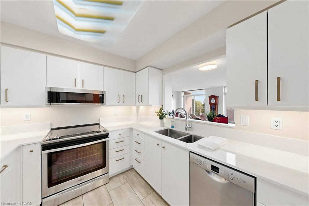 2416-100 Burloak Drive Property Photo 10