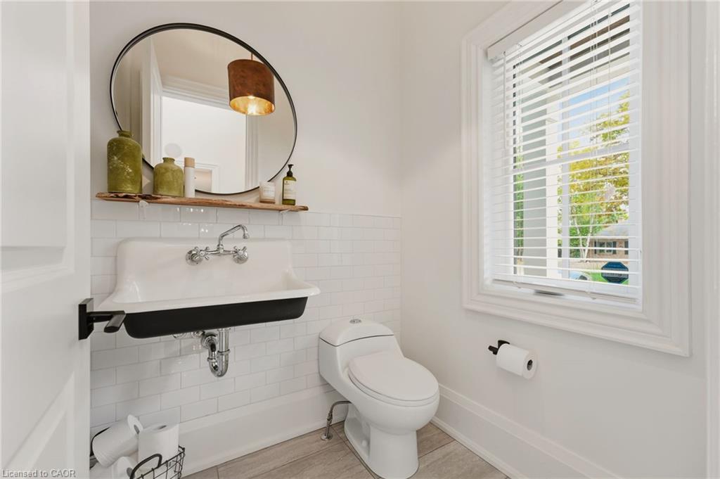 175 North Shore Boulevard W Property Photo 8
