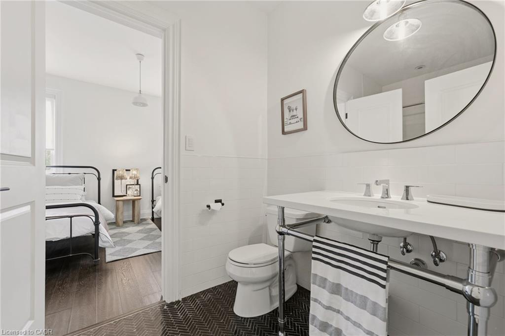 175 North Shore Boulevard W Property Photo 26