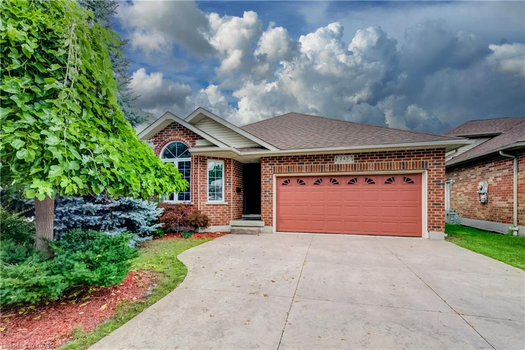 245 Fern Crescent Property Photo 42