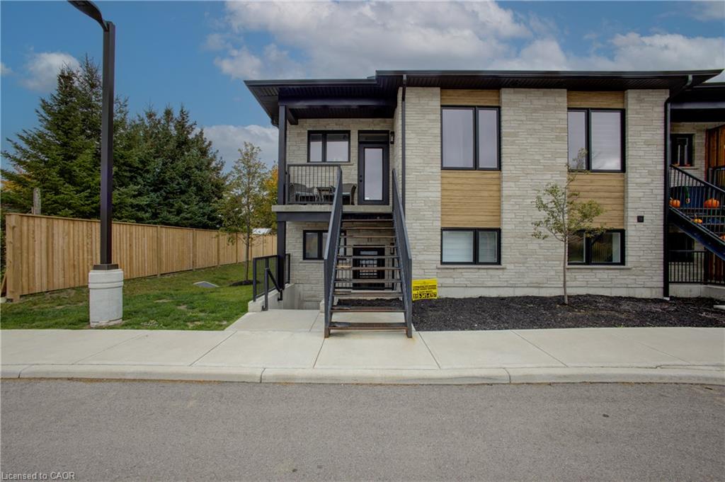 5-440 Wellington Street E Property Photo 1