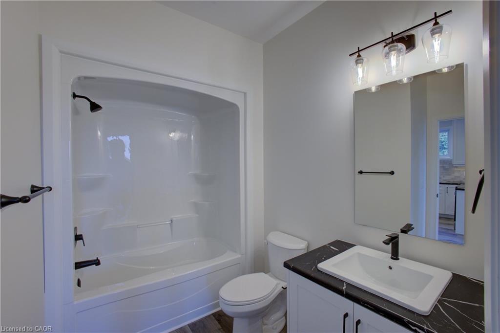 5-440 Wellington Street E Property Photo 9