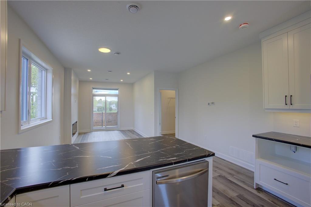 5-440 Wellington Street E Property Photo 14