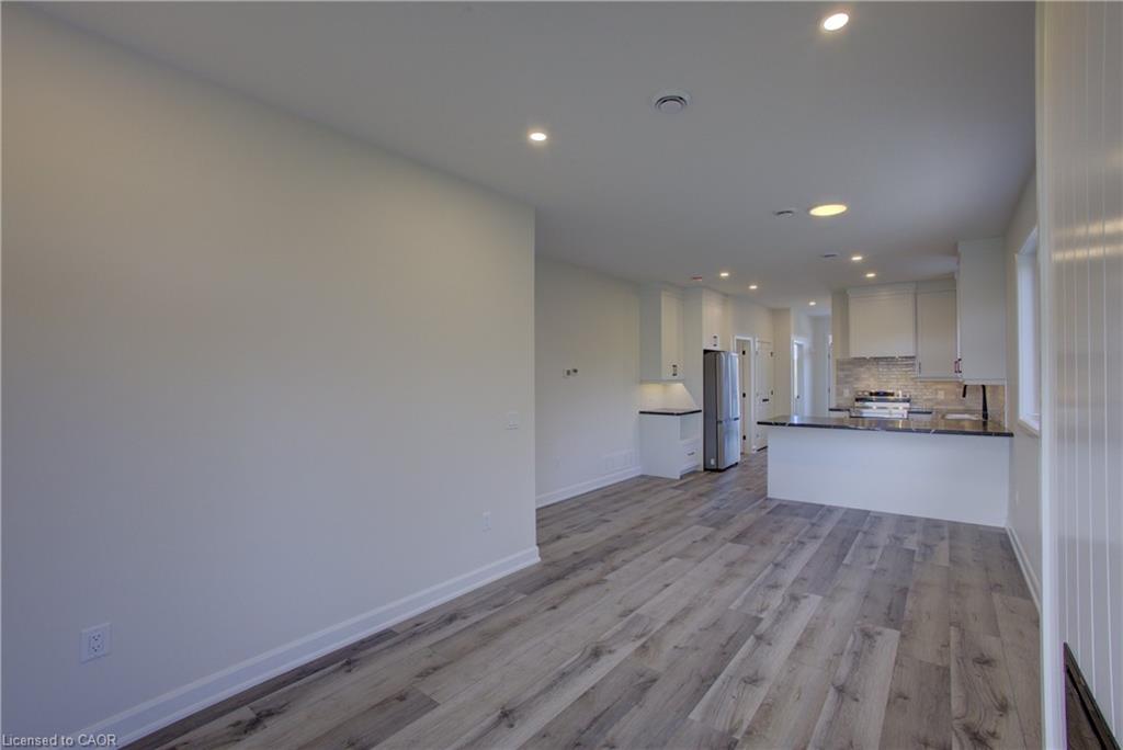 5-440 Wellington Street E Property Photo 17