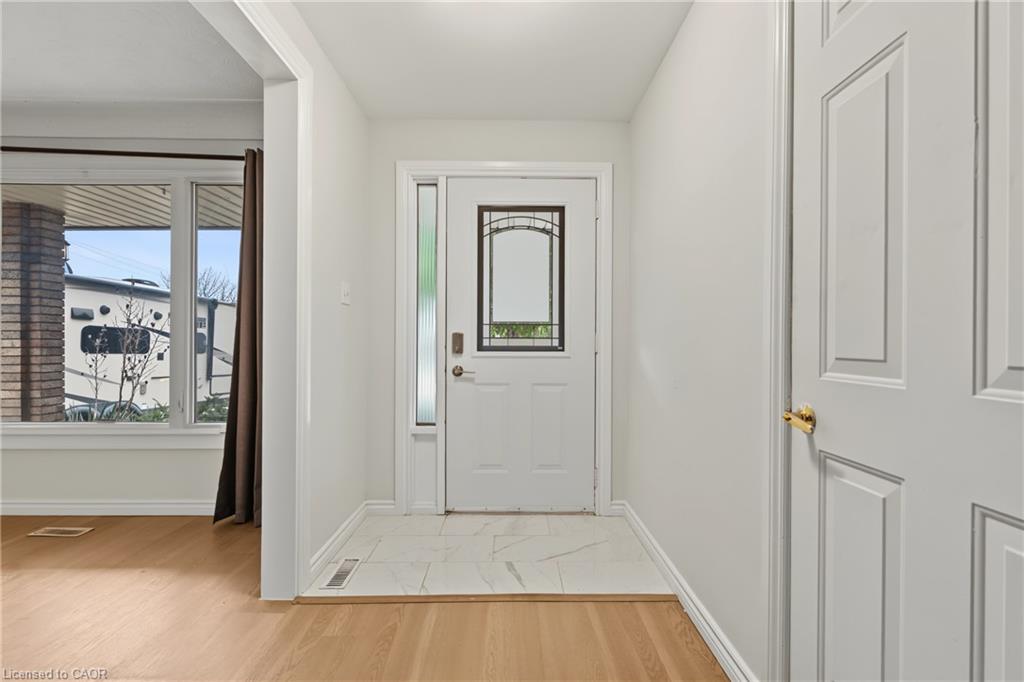 8 Valanna Court Property Photo 3