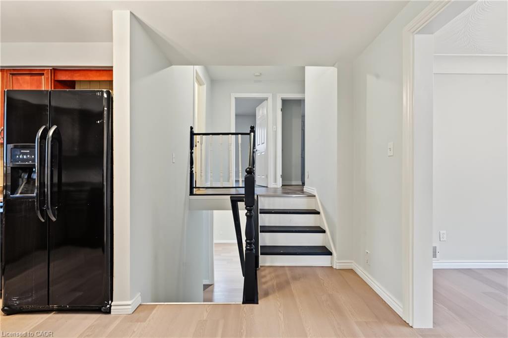 8 Valanna Court Property Photo 12