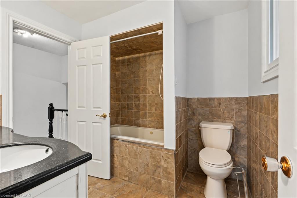 8 Valanna Court Property Photo 14