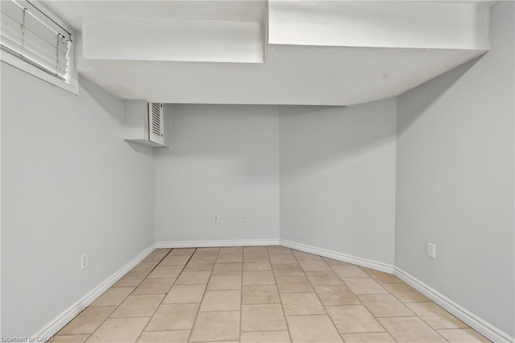 8 Valanna Court Property Photo 30