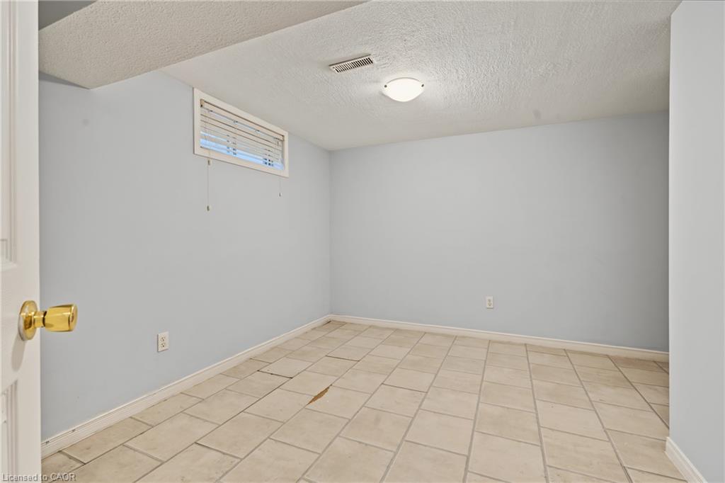 8 Valanna Court Property Photo 36