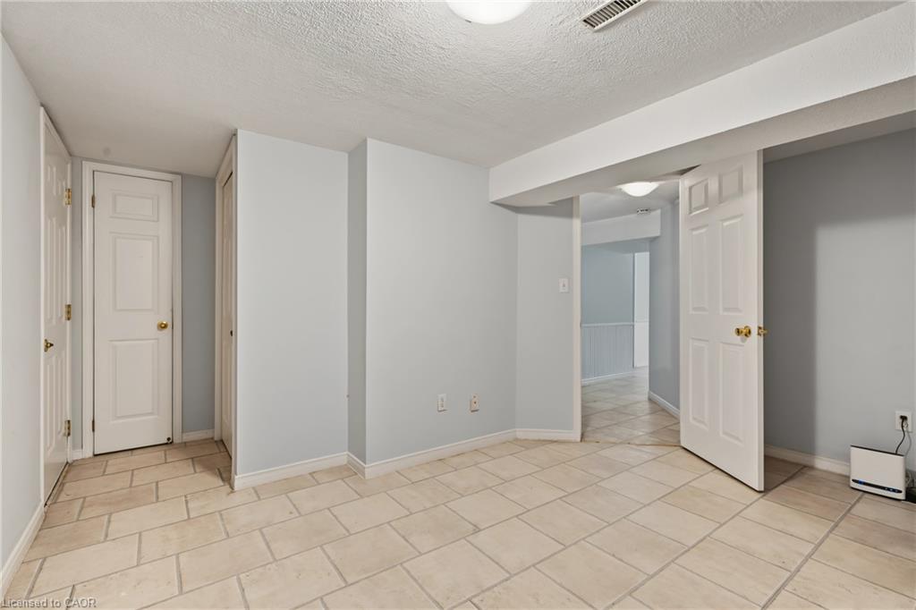 8 Valanna Court Property Photo 37