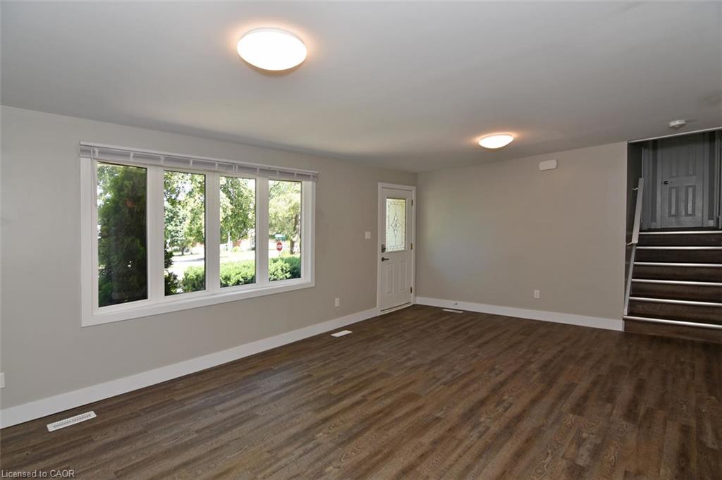 1 Southwood Crescent Property Photo 3