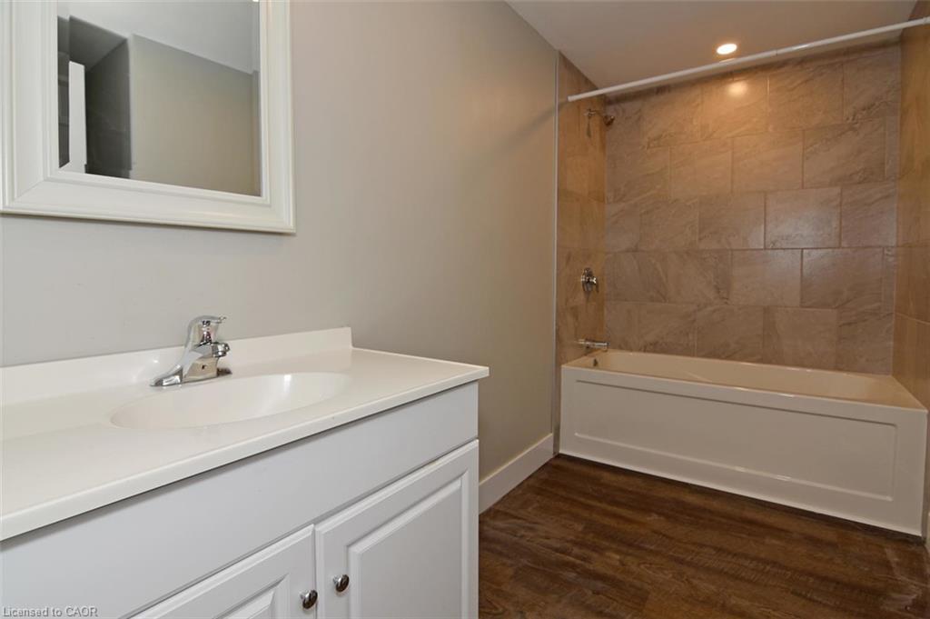 1 Southwood Crescent Property Photo 9