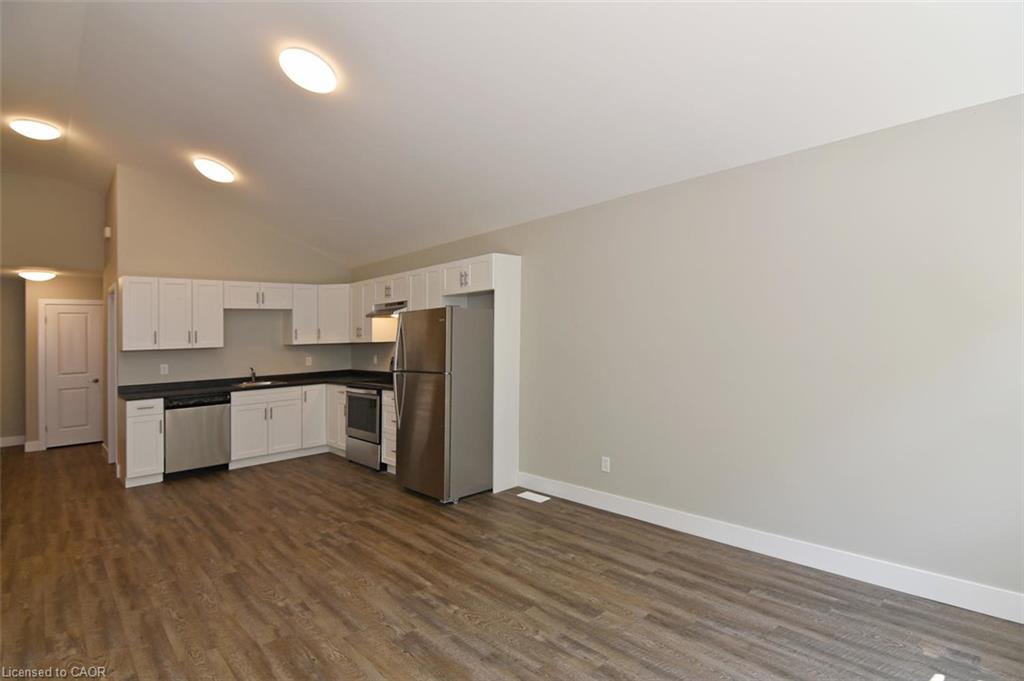 1 Southwood Crescent Property Photo 23