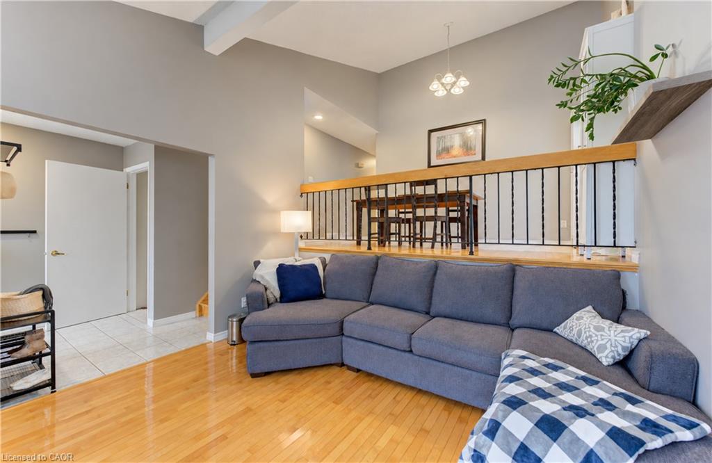 102 Toynbee Crescent Property Photo 4