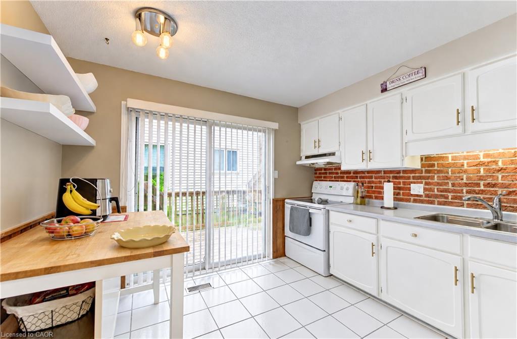 102 Toynbee Crescent Property Photo 11