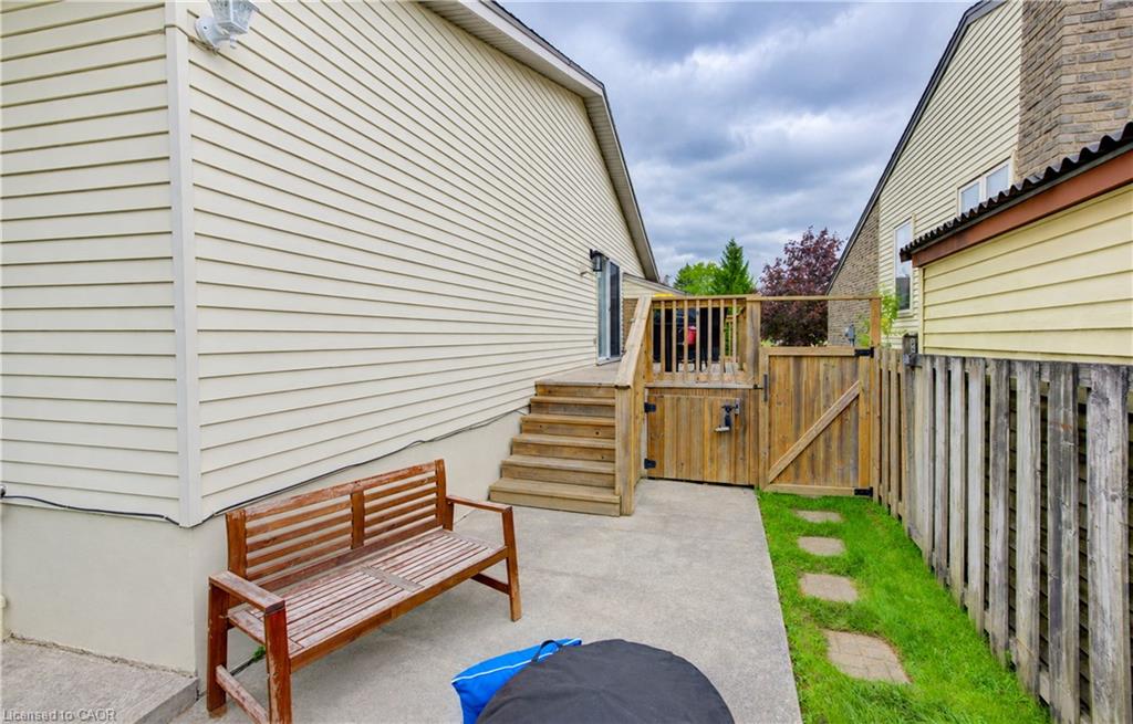 102 Toynbee Crescent Property Photo 37
