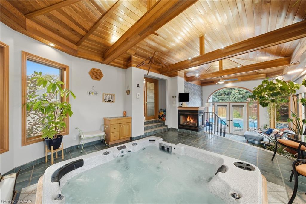 16 Redwood Court Property Photo 1