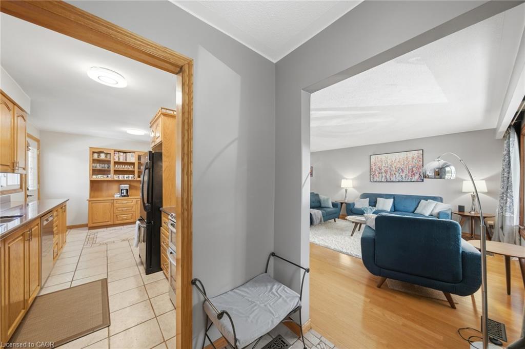 16 Redwood Court Property Photo 4