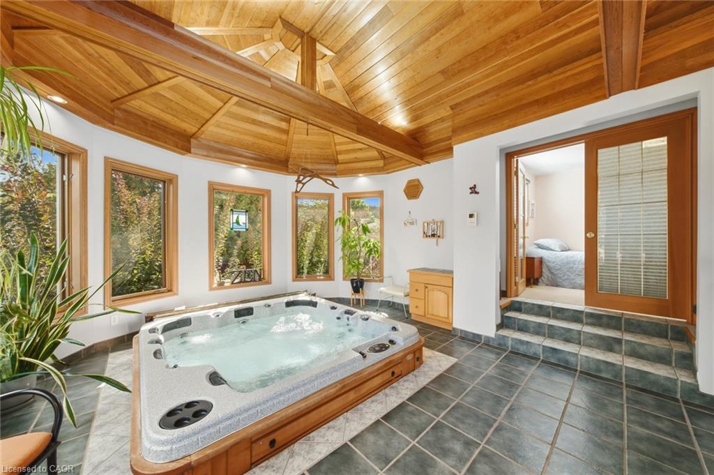16 Redwood Court Property Photo 20