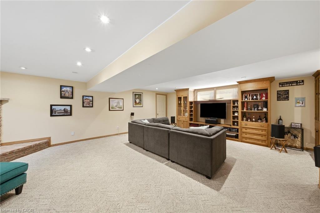 16 Redwood Court Property Photo 23