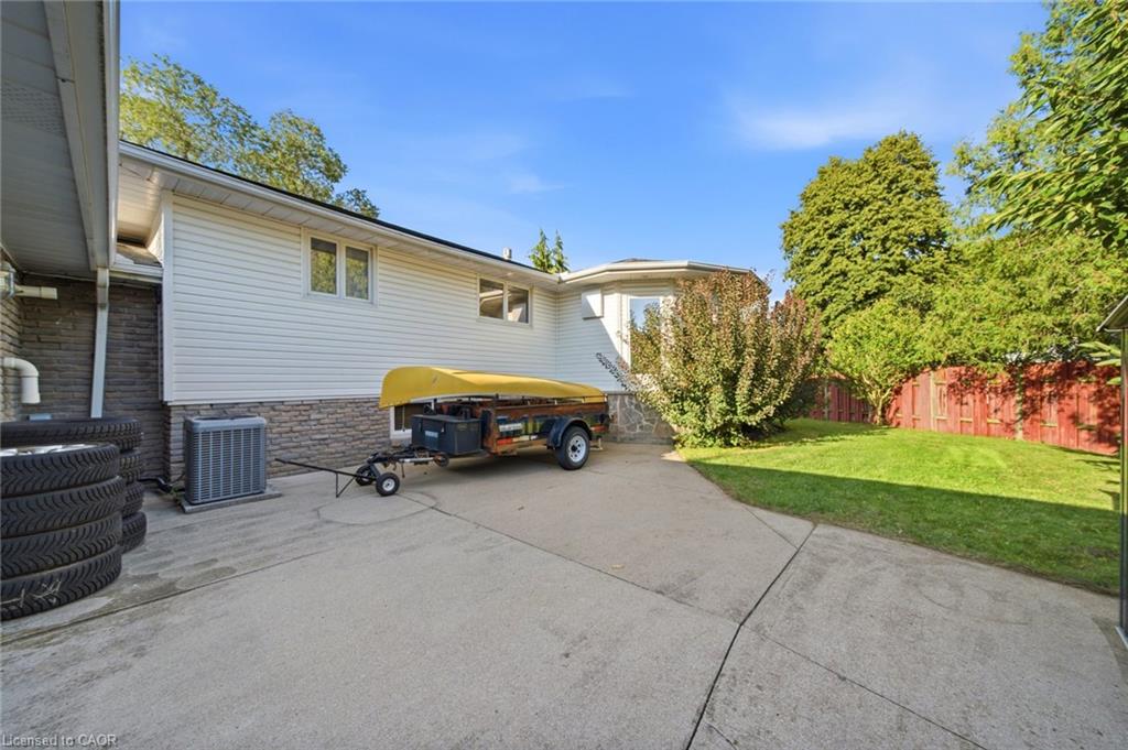 16 Redwood Court Property Photo 34