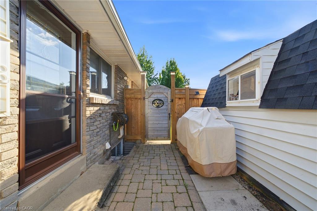 16 Redwood Court Property Photo 38