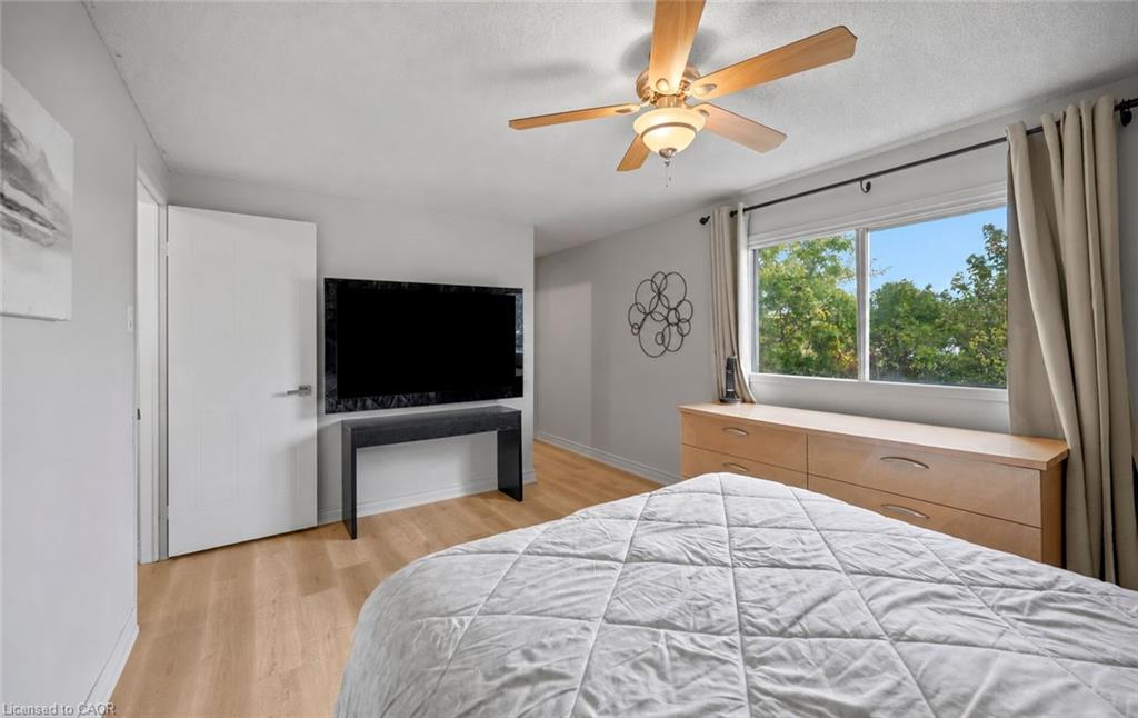 2092 Hunt Crescent Property Photo 24