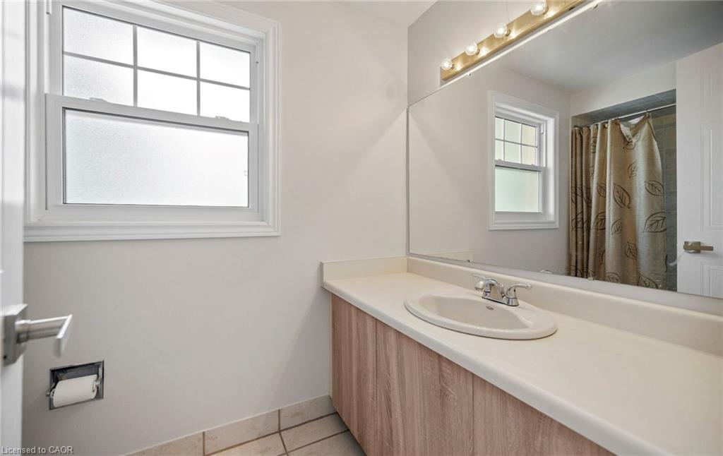 2092 Hunt Crescent Property Photo 30