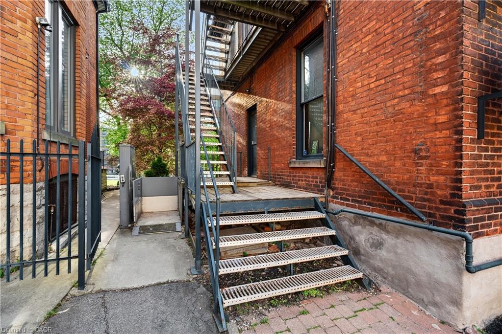183 James Street S Property Photo 30