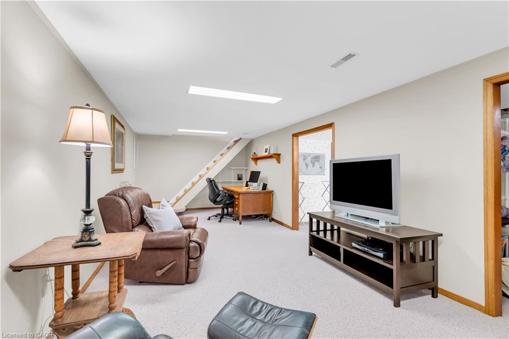 11 Dawson Crescent Property Photo 40