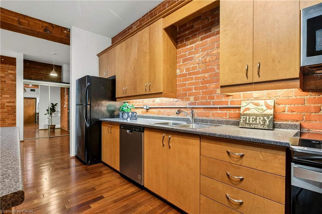 13-357 Hunter Street W Property Photo 10