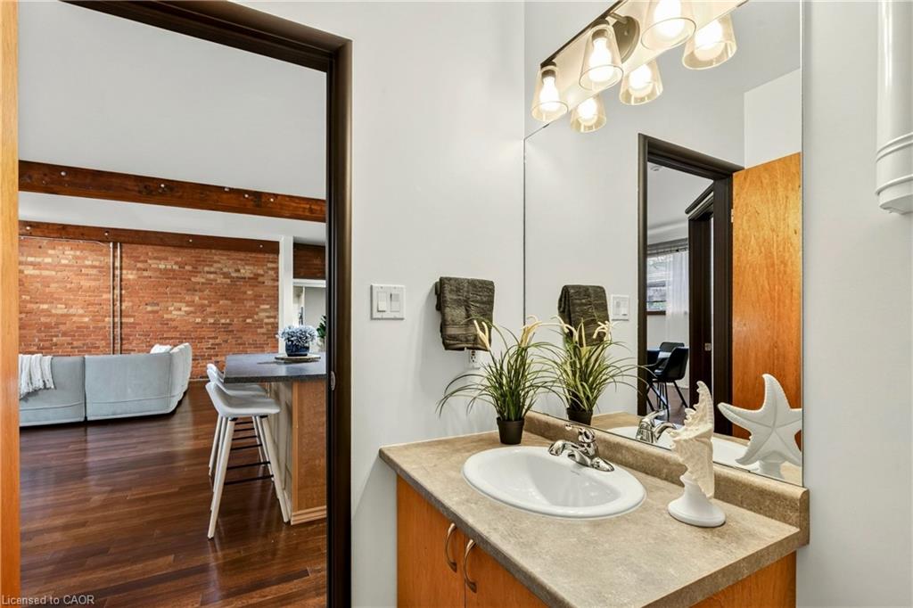 13-357 Hunter Street W Property Photo 25