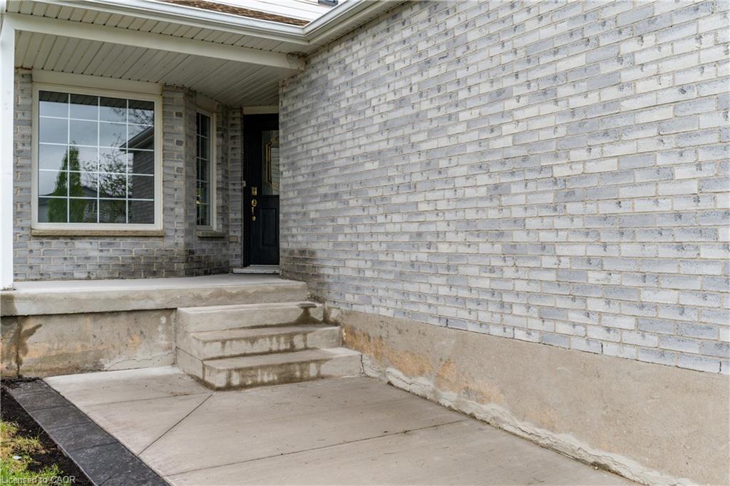 48 White Sands (upper) Court Property Photo 2