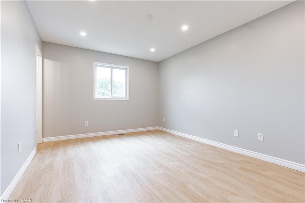 48 White Sands (upper) Court Property Photo 15