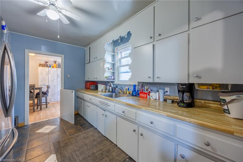 739 James Street Property Photo 5