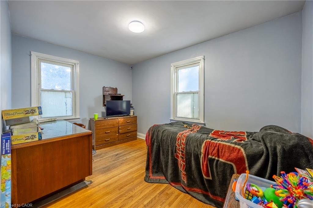 739 James Street Property Photo 9