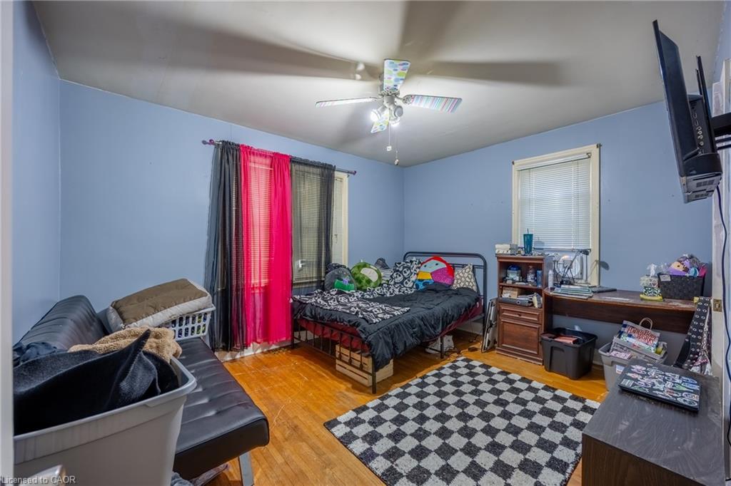 739 James Street Property Photo 11