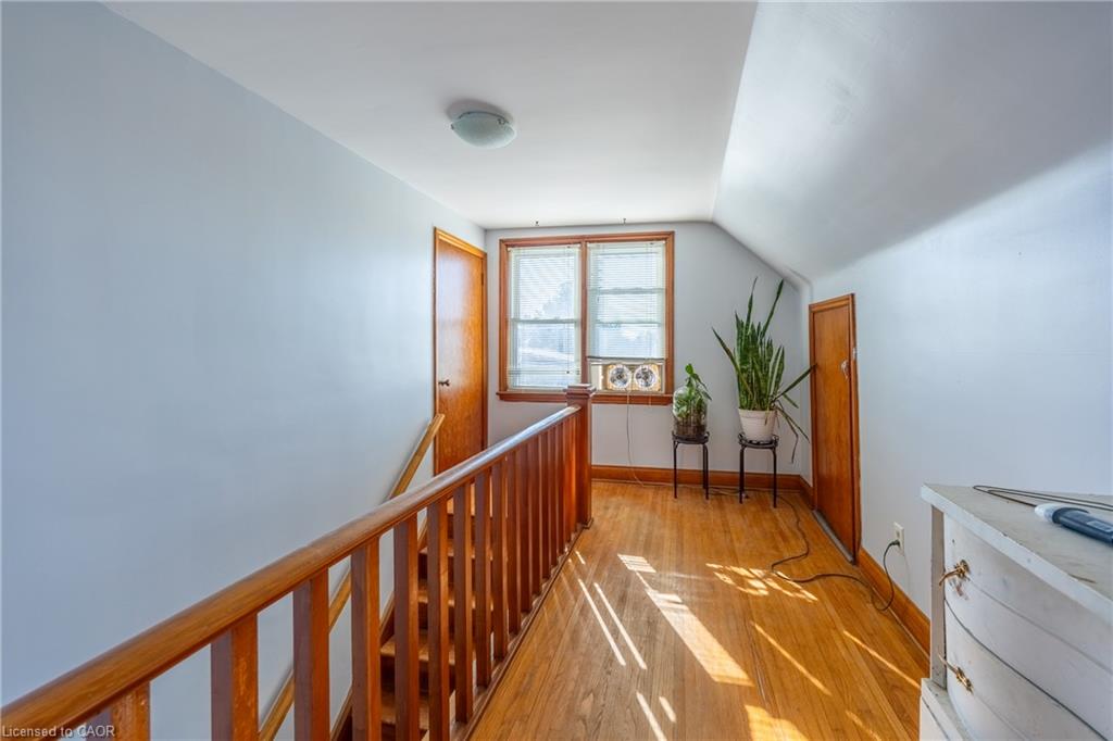 739 James Street Property Photo 12