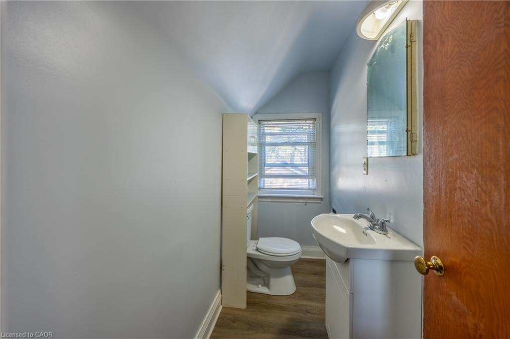 739 James Street Property Photo 15