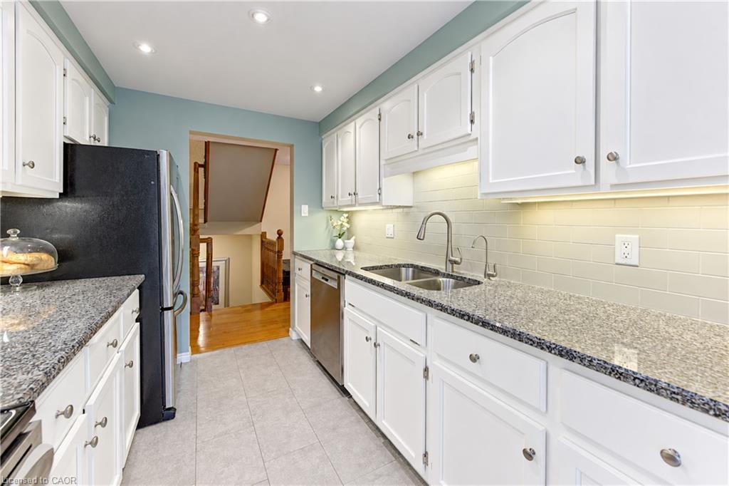 3-406 Craigleith Drive Property Photo 16
