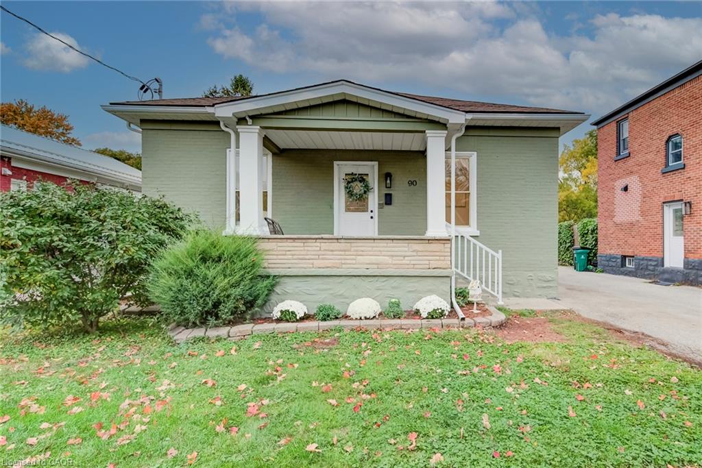 90 John Street E Property Photo 1